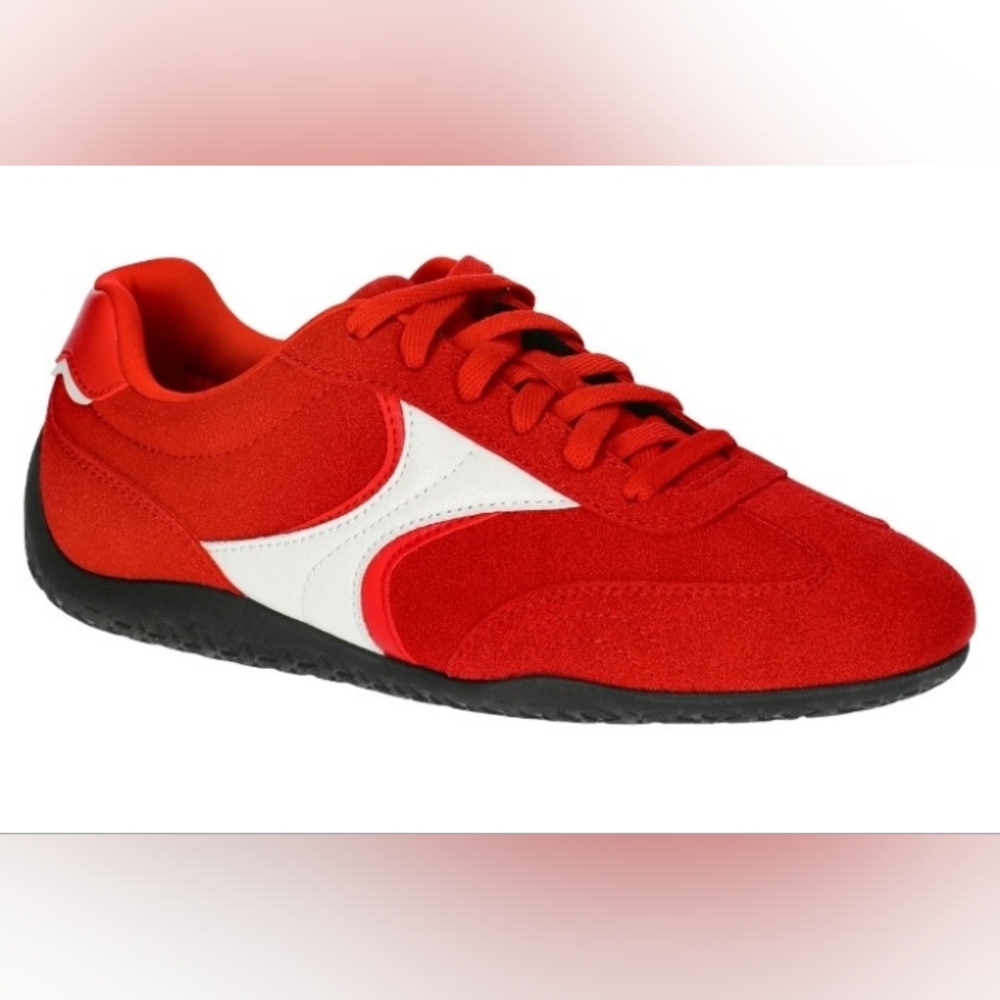 Avia Women's Faux Suede Athletic Lifestyle Sneakers.    Size 9.   Red. NWT